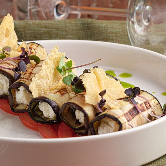 Рулетики из баклажанов с сыром рикотта