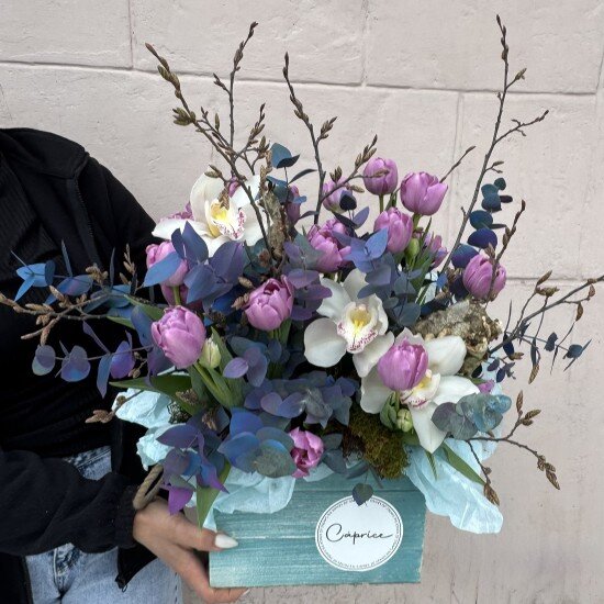 Композиция «Matterhorn» с тюльпанами