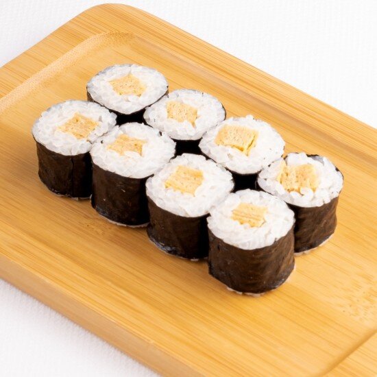 Хосомаки с томаго