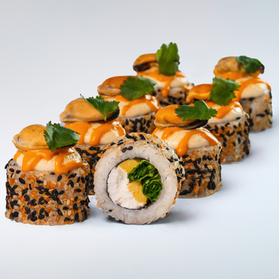 Запеченный ролл Том-Ям с мидией