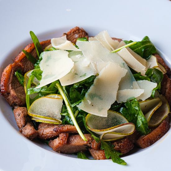 Салат с уткой и грушей