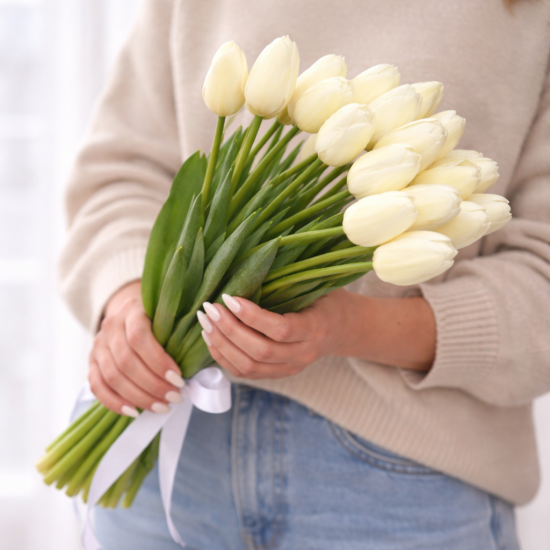 Белые тюльпаны 19 шт