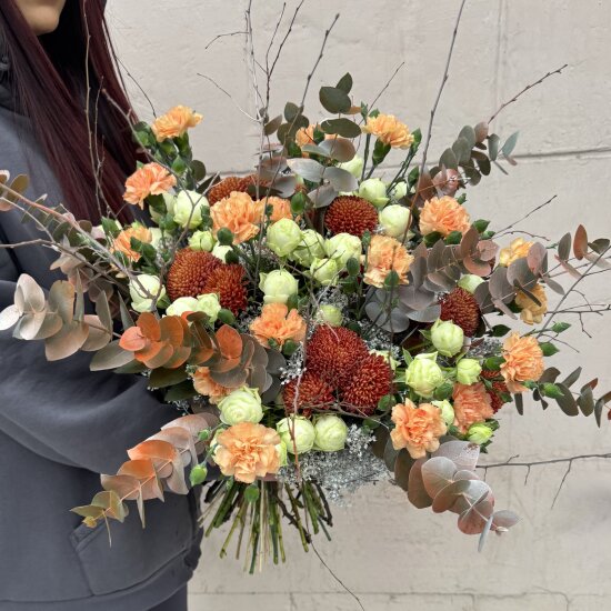 Букет «Churchill» с гвоздиками