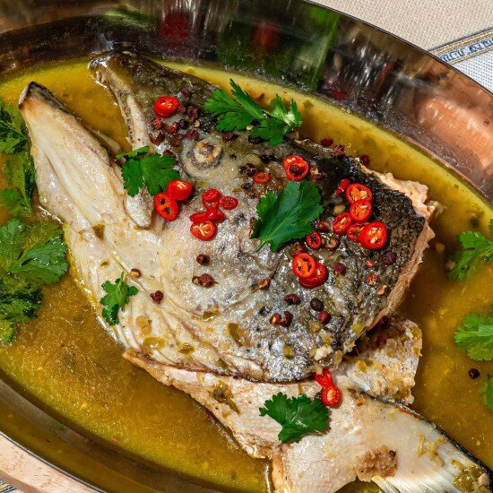 Голова лосося в остром сычуаньском соусе