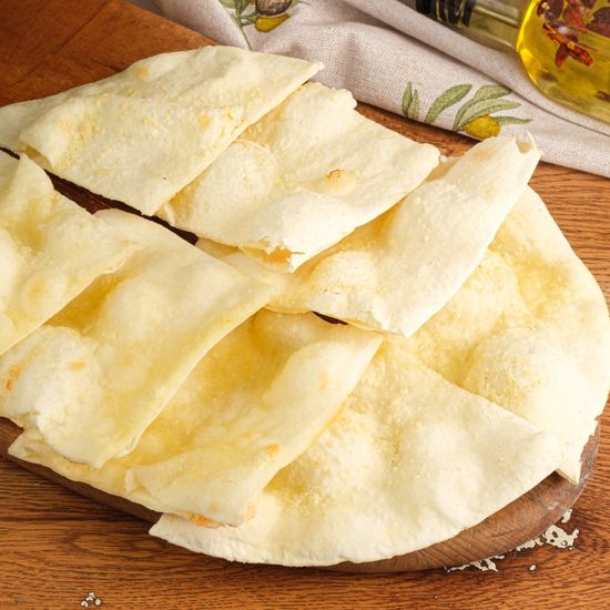 Фокачча с пармезаном и чесночным маслом