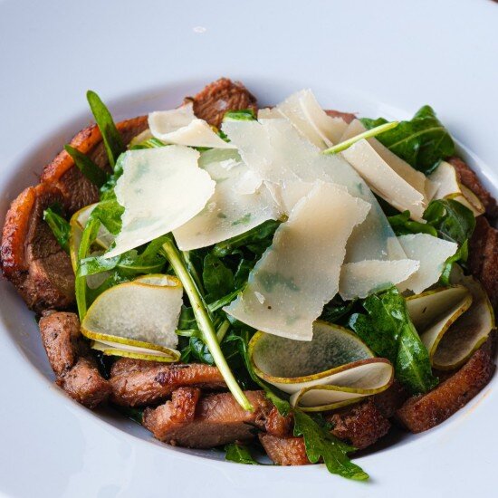 Салат с уткой и грушей