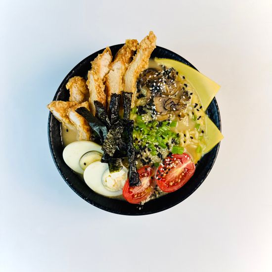 Сырный рамен с курицей