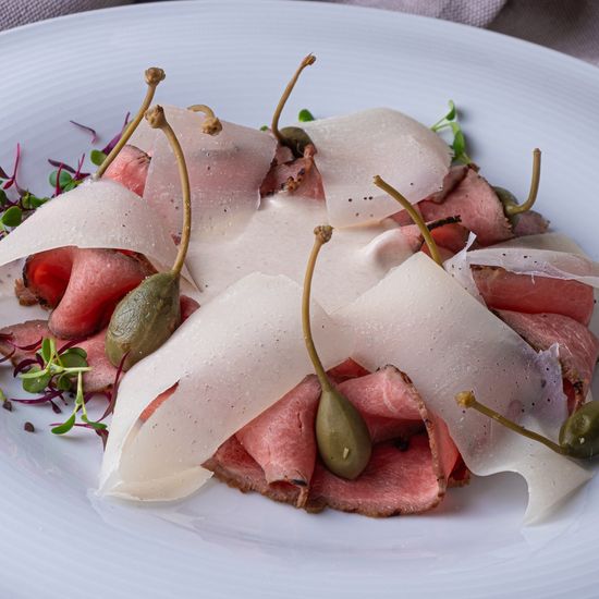 Vitello Tonnato (ростбиф из телятины)
