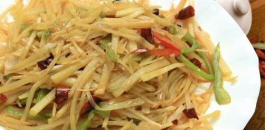 Картофель соломкой в кисло-остром соусе