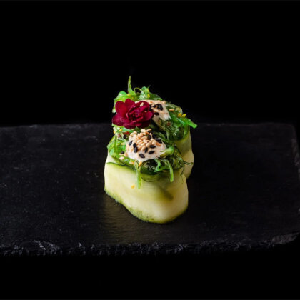 Гункан в огурце«Чука»