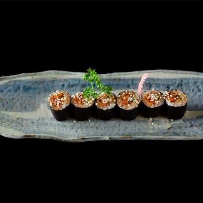 Хосомаки с угрем