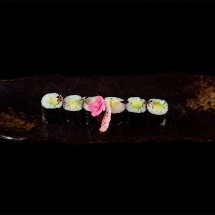 Хосомаки с авокадо