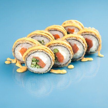 Жареный с лососем спайси