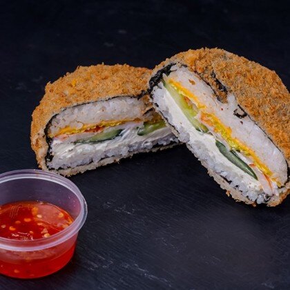 Суши-бургер с креветкой