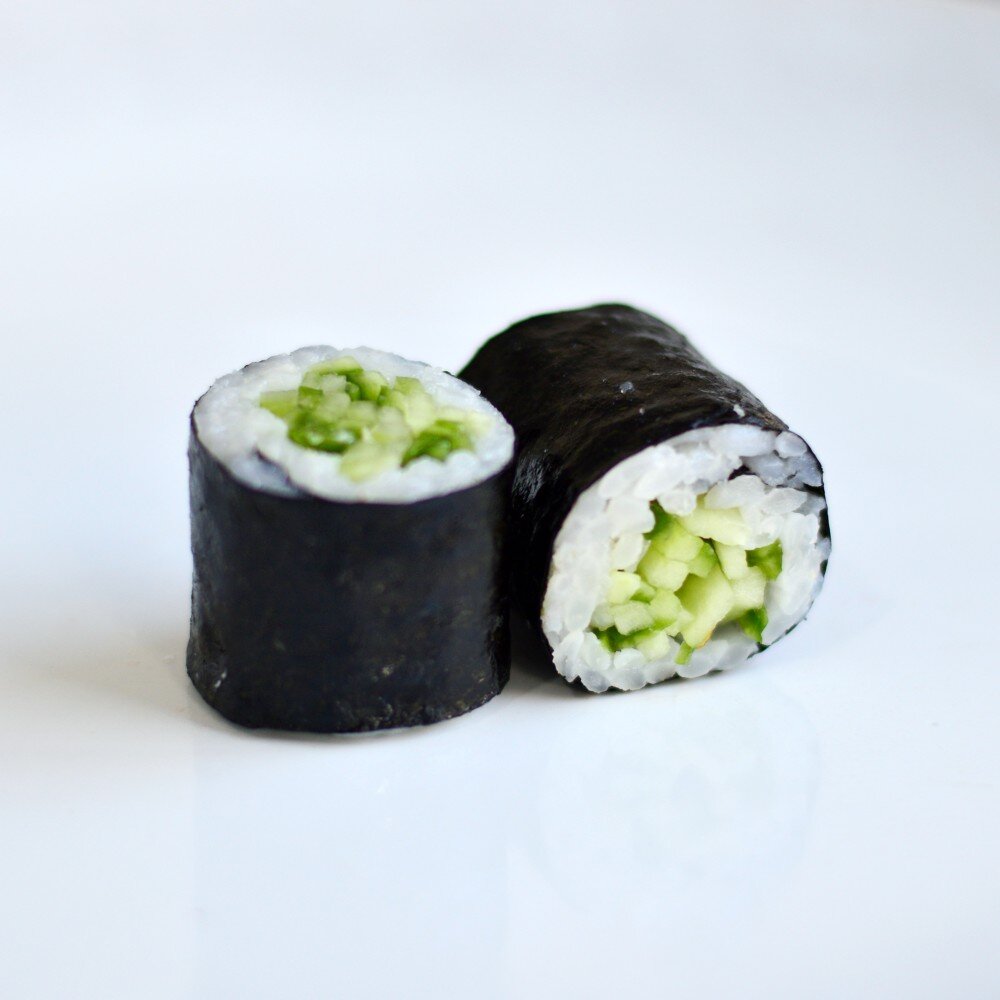 Маки ролл огурец
