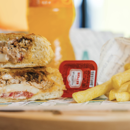 Комбо Чиздонер (Чиздонер + Фри + соус + Напиток 0,5 на выбор)