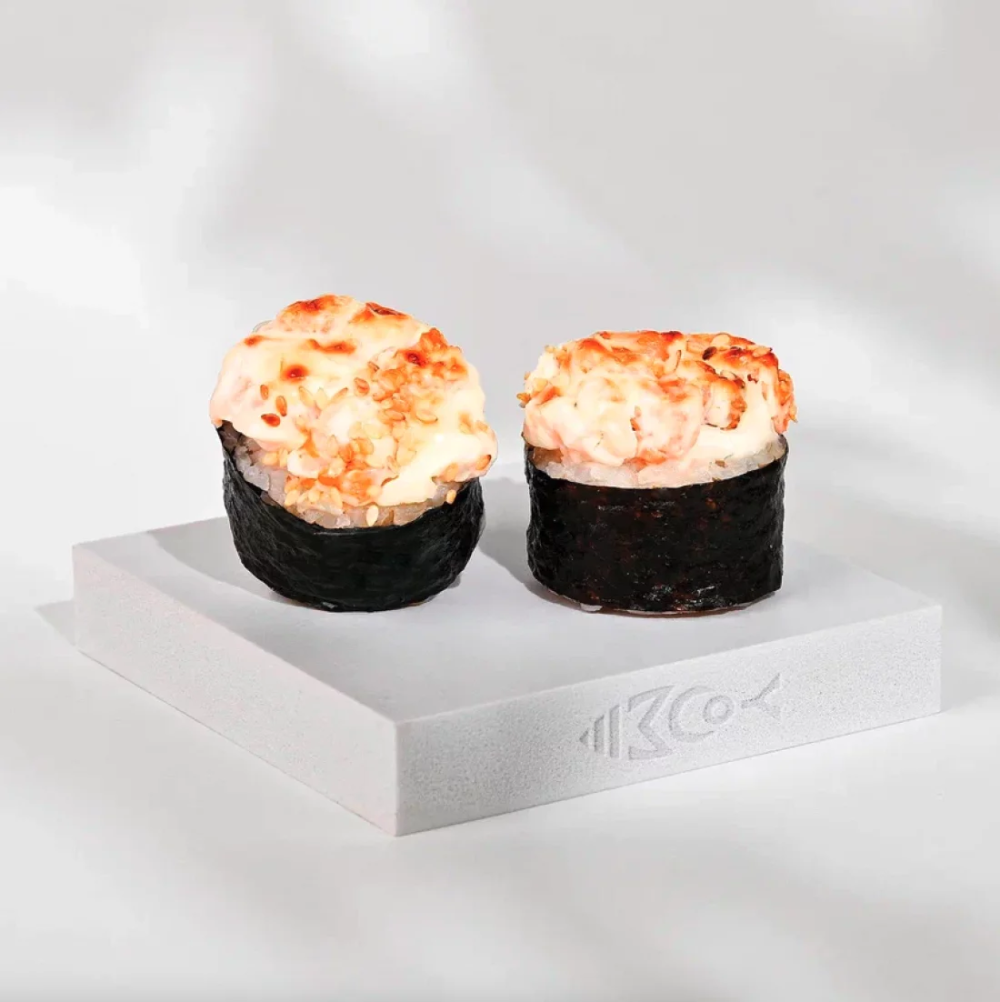 Запеченный ролл с лососем с креветками 8 шт.