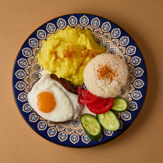 Бифштекс с яйцом