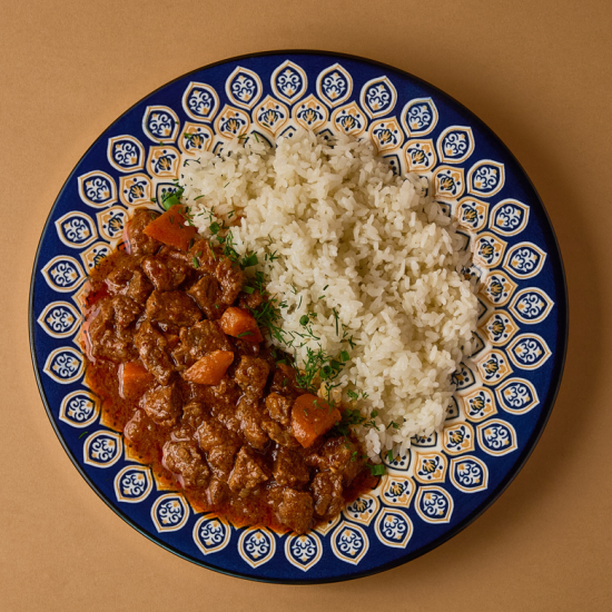 Гуляш с гарниром