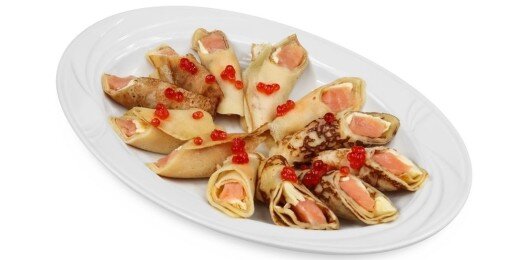 Блинчики с лососем и красной икрой