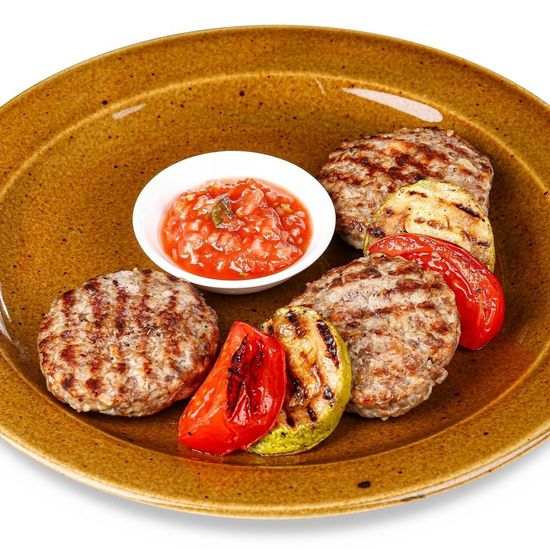 Биточки из говядины и курицы