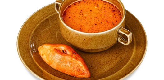 Суп с морепродуктами и копченым сыром