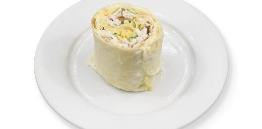 Рулет с копченостями