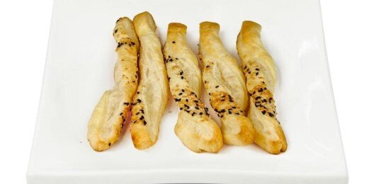 Хлебные палочки с кунжутом