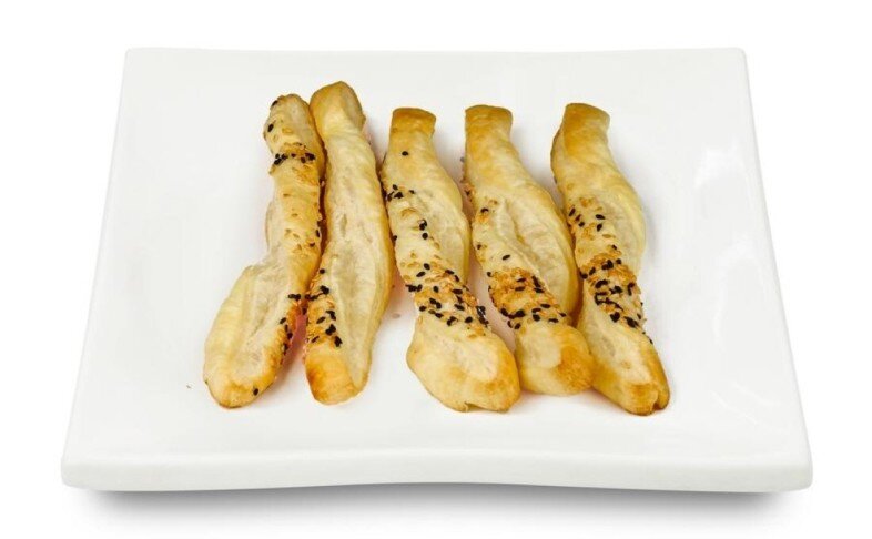 Хлебные палочки с кунжутом