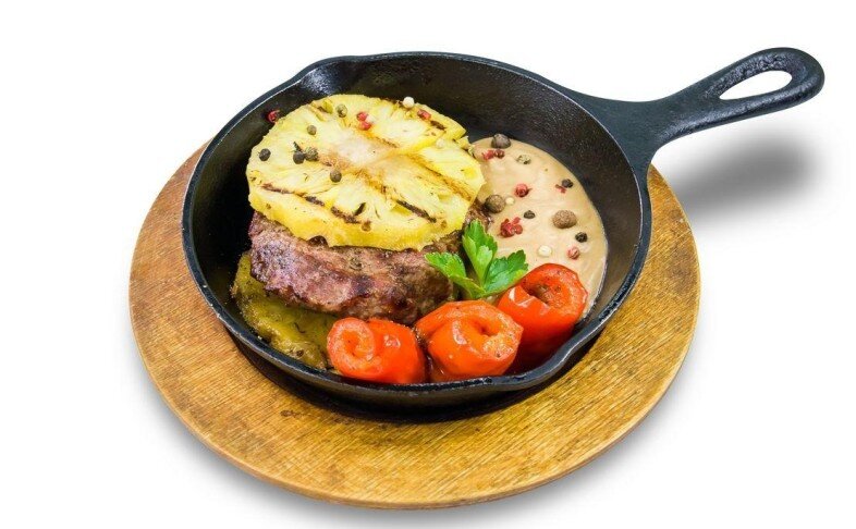 Стейк-миньон с ананасом