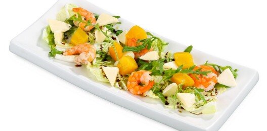 Салат с манго и креветками