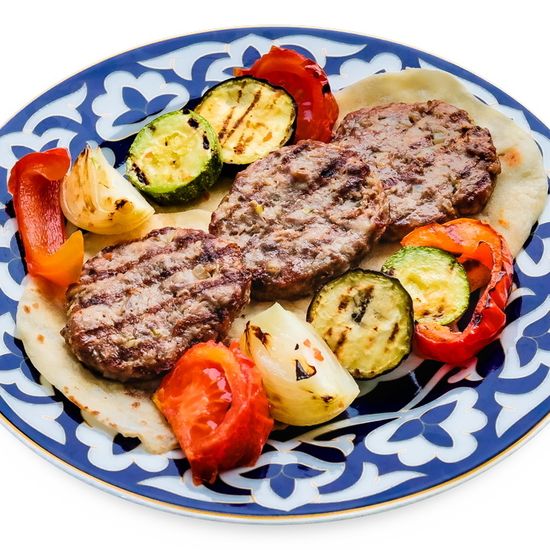 Кюфта на гриле с овощами