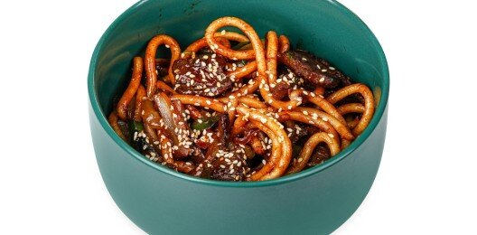 Лапша-вок с говядиной и грибами