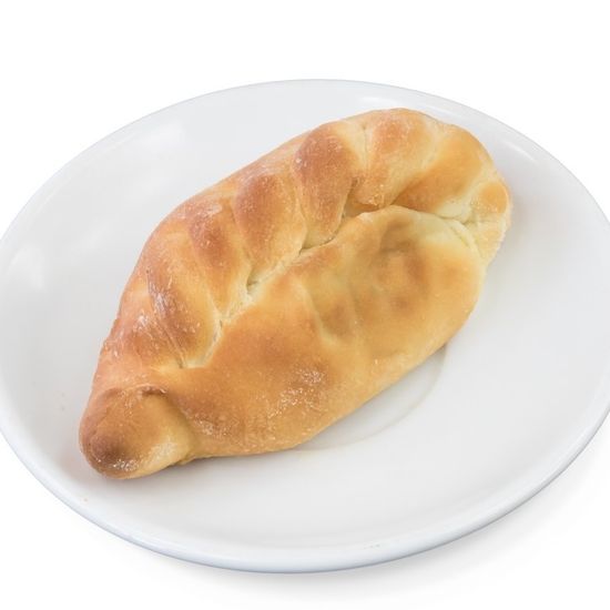 Пирожок с луком и яйцом