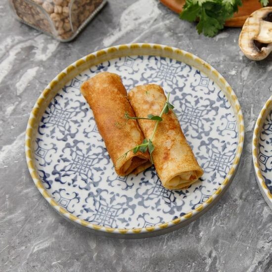 Саңырауқұлақ және тауық еті құймағы / Блины с курицей и грибами