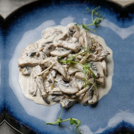 Сиыр етінен бефстроганов/Beef Stroganoff