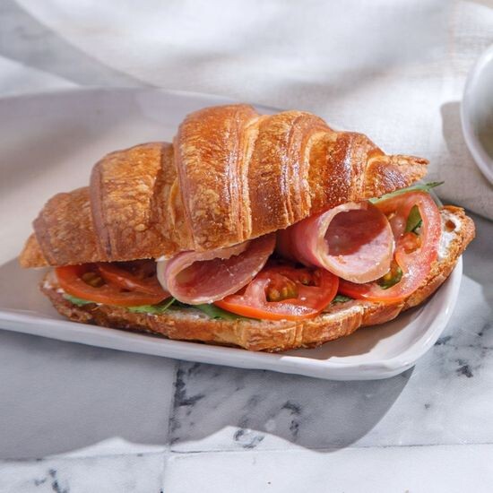 Күркетауық қосылған круассан / Круассан с индейкой