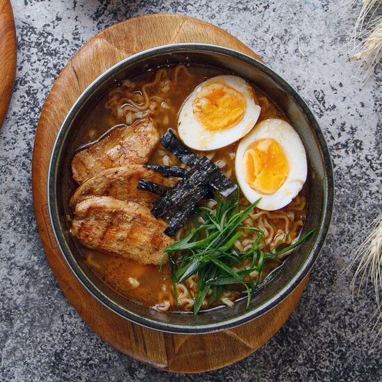 Тауық еті қосылған рамен/Рамен с курицей