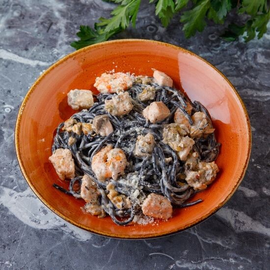 Тәңіз өнімдерінен спагетти/Спагетти с морепродуктами