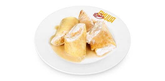 Блинчики с ананасом и взбитыми сливками