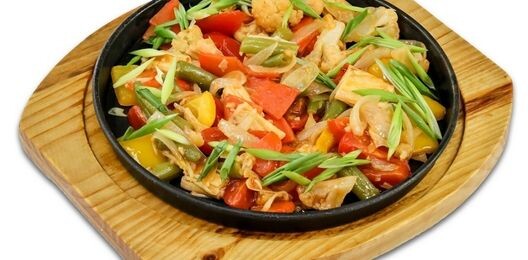 Спаржа с овощами в кисло-сладком соусе