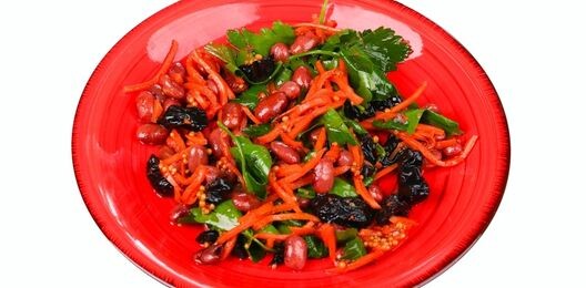 Салат с фасолью и черносливом
