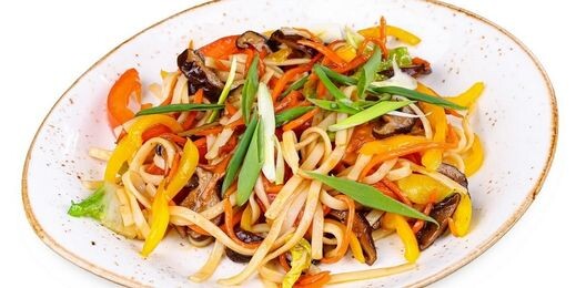 Удон с грибами и овощами