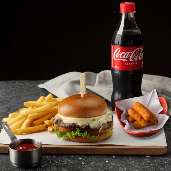 Комбо №2: Комбо бургер и Сырные палочки