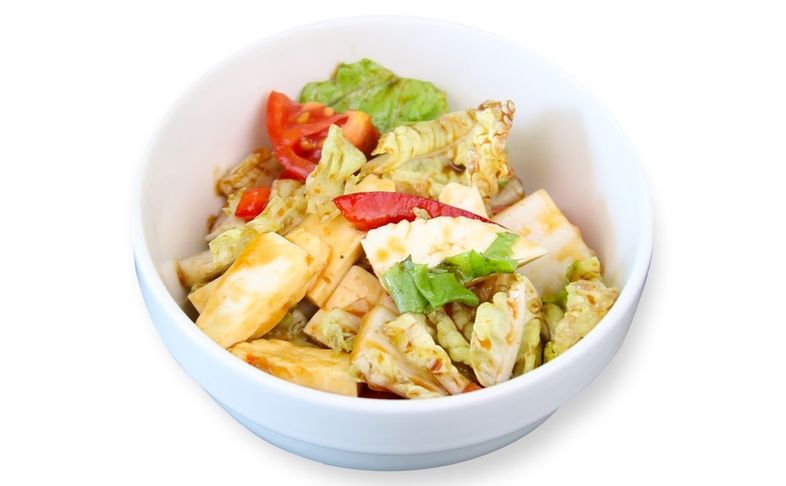 Салат с брынзой и овощами