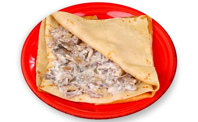 Блин Гурьевский с языком и грибами