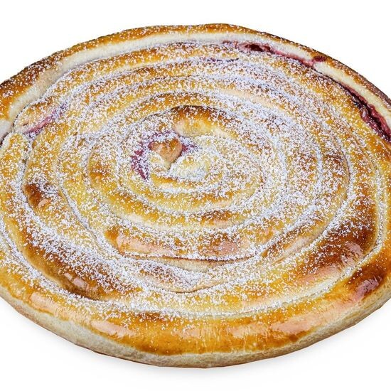 Пирог особый с клубникой и творогом
