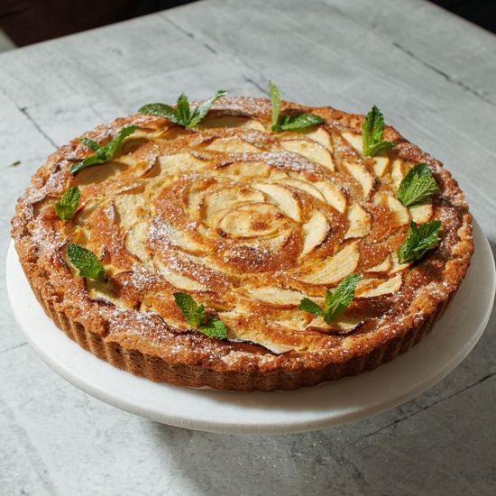 Алмалы шарлотка/Целая Шарлотка с яблоками