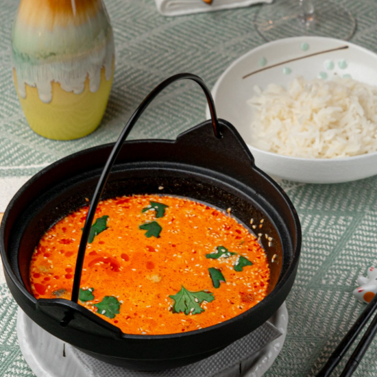 Том ям Кай курица, лосось, креветка