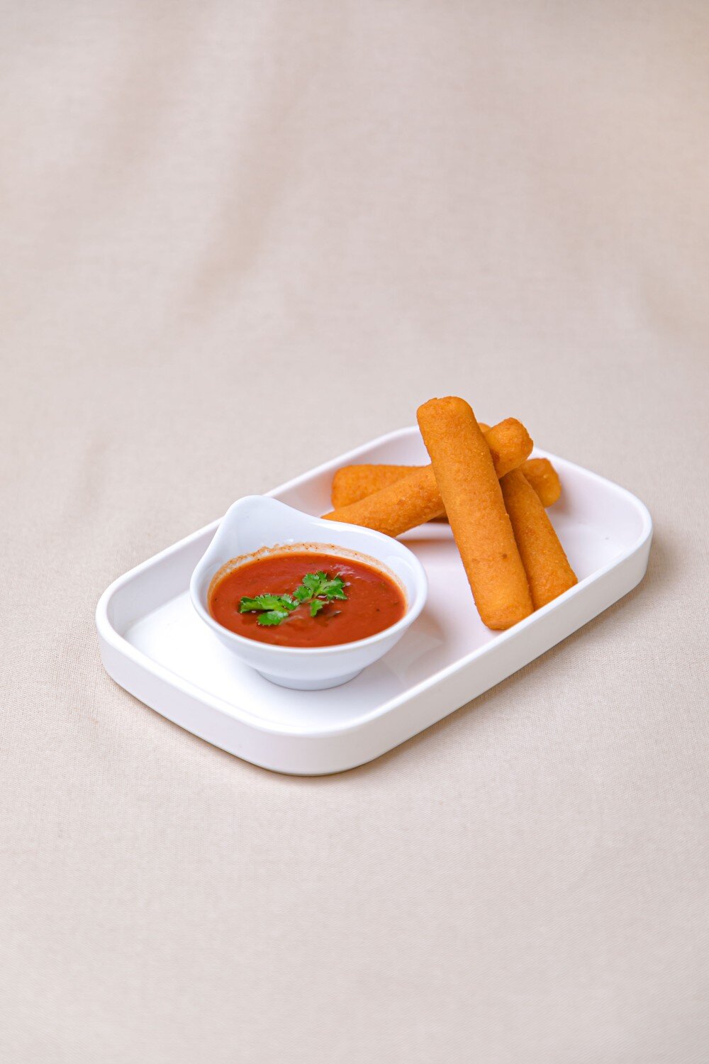 Сырные палочки с соусом